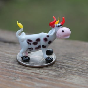 Small Glass Cow Figurine Sculpture Funny handmade Cute Homedecor Murano Art Gifts Miniature Blown cows Collectible Puppy Toys Lampwork Boro image 5