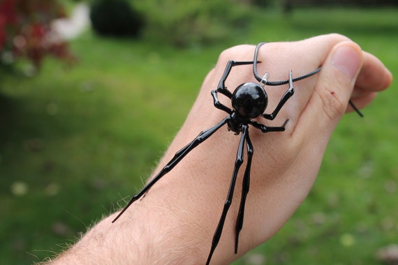 n671 メーカー不詳 工芸ガラス 色付 動植物 フィギュリン オブジェ 飾物 いろいろ 5点 蜘蛛の動物ガラス、アートガラス、吹きガラス、吹きガラスの置物