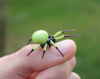 Glass Spider Figurine, Blown Glass Spider, Spider halloween, blown glass art