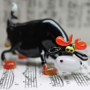 Handmade glass with cow Animals Glass, Art Glass, Blown Glass, Sculpture Made Of Glass, blown glass figurine