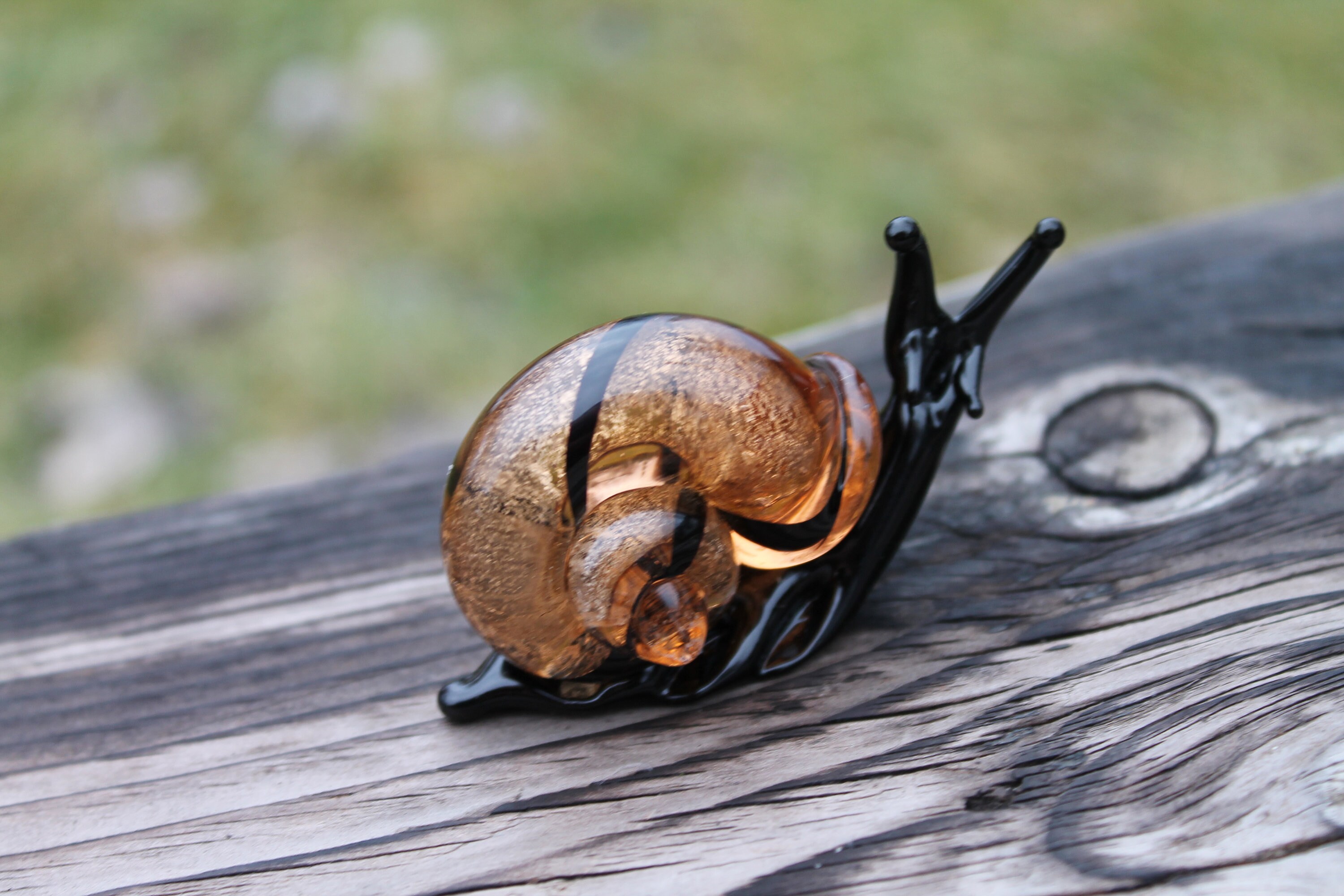 ガラス カタツムリの手彫刻 カタツムリ ガラス彫刻 ガラス カタツムリ