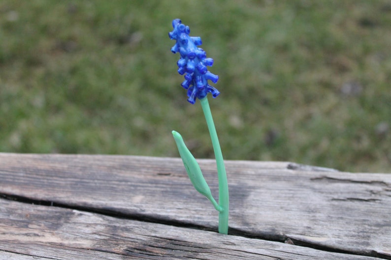 Glass Flower Muscari, Muscari spring arrangement, bouquet, botanical sculpture, Muscari for Gift image 4