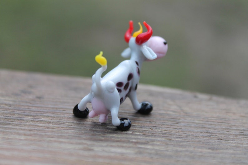 Small Glass Cow Figurine Sculpture Funny handmade Cute Homedecor Murano Art Gifts Miniature Blown cows Collectible Puppy Toys Lampwork Boro image 4