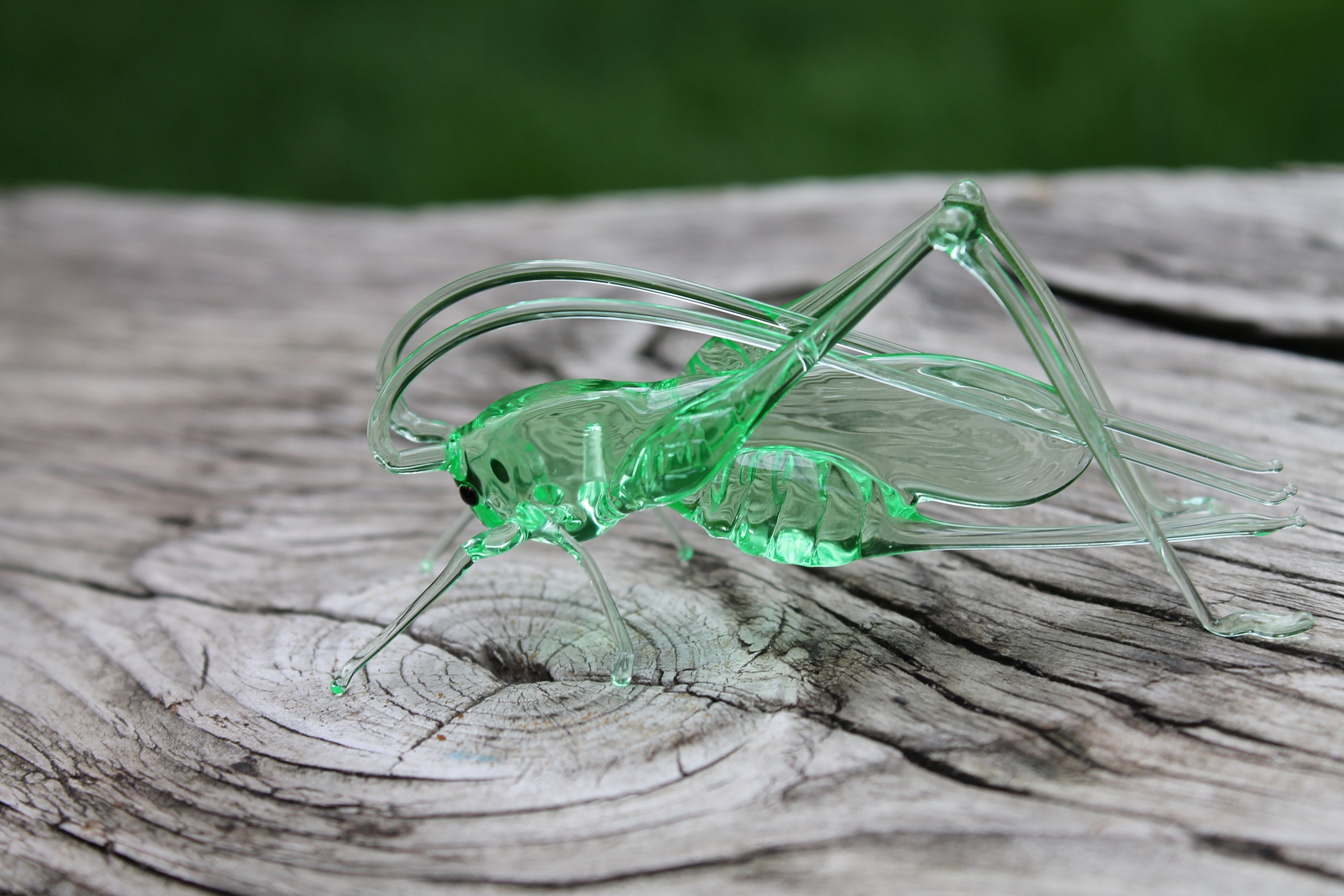 ウランガラス バッタ ガラス UV昆虫 彫刻 コレクター向けフィギュア