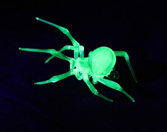 Hanging Uranium Glass Spider Uranium Vaseline Glass Figurine Pendant  Spider Glass UV Spider Glass  Figurine