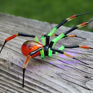 Red Uranium Glass Spider Uranium Vaseline Glass Figurine Spider Glass UV Spider Glass  Figurine