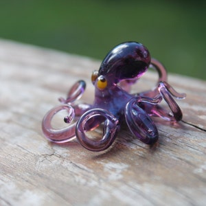 Small Glass Octopus animal Figurines Miniature Octopus Little Glass Animals Murano Gift Blown Sculpture Art Collectible Artglass Lampwork