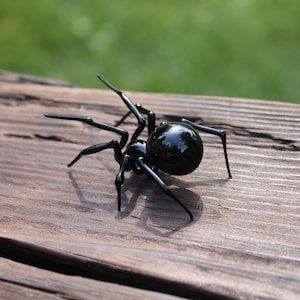 Glas-Spinnenfigur, Figur geblasene Glasspinne, mundgeblasene Glasspinne, Lampwork-Spinne, Tierglasfigur, Glasminiaturen