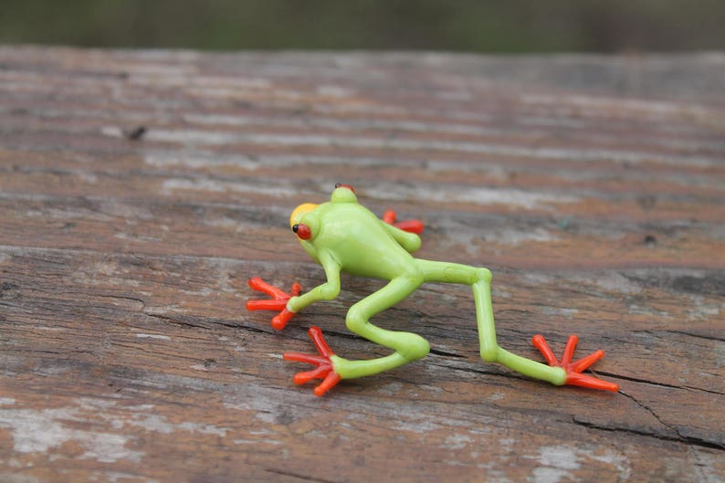 callidryas tree frog Blown Glass Frog Sculpture poison dart frog lampwork boro toy Glass Frog Miniature Agalychnis callidryas image 2