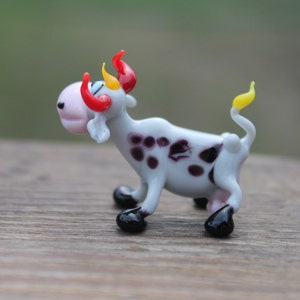 Small Glass Cow Figurine Sculpture Funny handmade Cute Homedecor Murano Art Gifts Miniature Blown cows Collectible Puppy Toys Lampwork Boro image 3