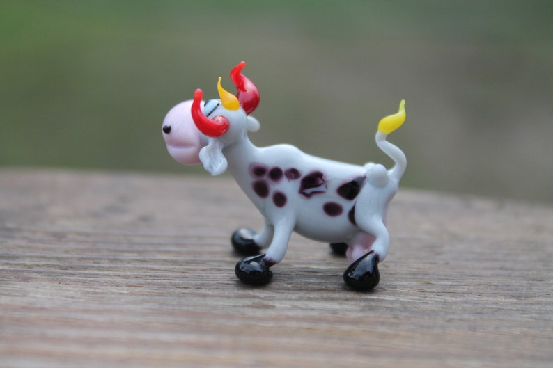 Small Glass Cow Figurine Sculpture Funny handmade Cute Homedecor Murano Art Gifts Miniature Blown cows Collectible Puppy Toys Lampwork Boro image 3