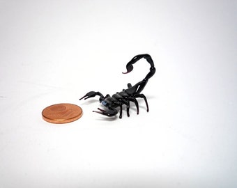 R7808 2.3 inches Scorpion Figurine Animal hand made Blown Glass Crystal 