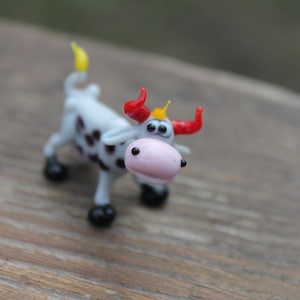 Small Glass Cow Figurine Sculpture Funny handmade Cute Homedecor Murano Art Gifts Miniature Blown cows Collectible Puppy Toys Lampwork Boro image 2