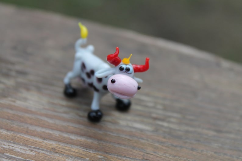 Small Glass Cow Figurine Sculpture Funny handmade Cute Homedecor Murano Art Gifts Miniature Blown cows Collectible Puppy Toys Lampwork Boro image 2