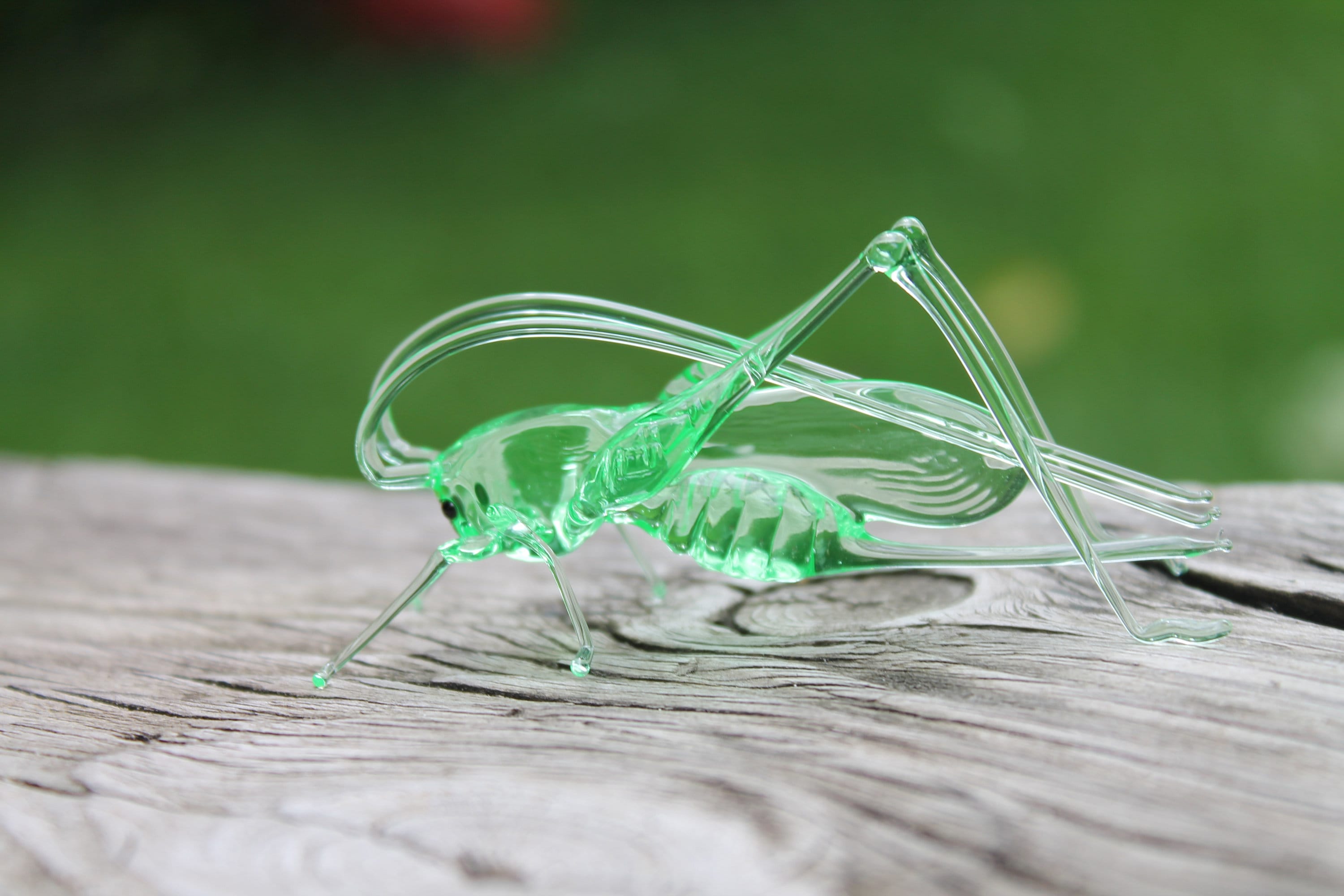 ウランガラス バッタ ガラス UV昆虫 彫刻 コレクター向け