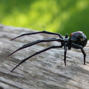 Art Glass black Widow, Figurine Blown Glass Spider, hand blown glass BLACK WIDOW Spider, Glass miniatures, Glass figurine image 9