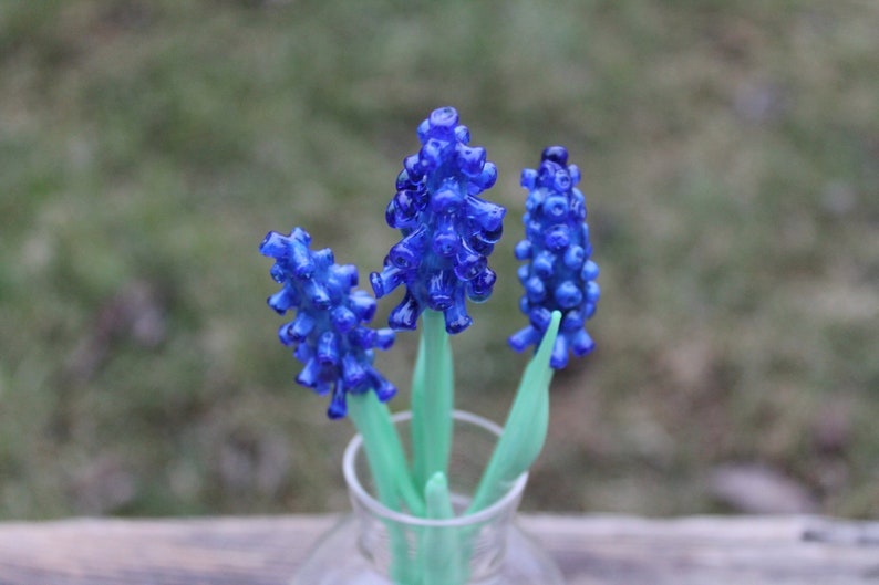 Glass Flower Muscari, Muscari spring arrangement, bouquet, botanical sculpture, Muscari for Gift image 5