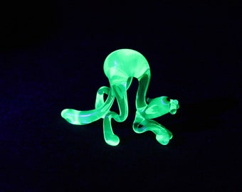 Uranium Glass Cat Uranium Vaseline Cat Glass Figurine Cat Glass UV Cat Glass Cat Figurine