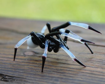Glass Spider, Spider Blown Glass, Art Glass, blown glass art, blown glass figurine, Spider Animals Glass Spider halloween