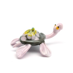 Hand Blown glass turtle figurine Collectible animal figurine reptile sculpture miniature glass turtle