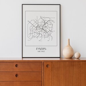Stampa artistica con mappa disegnata in linee minimaliste della metropolitana di Parigi