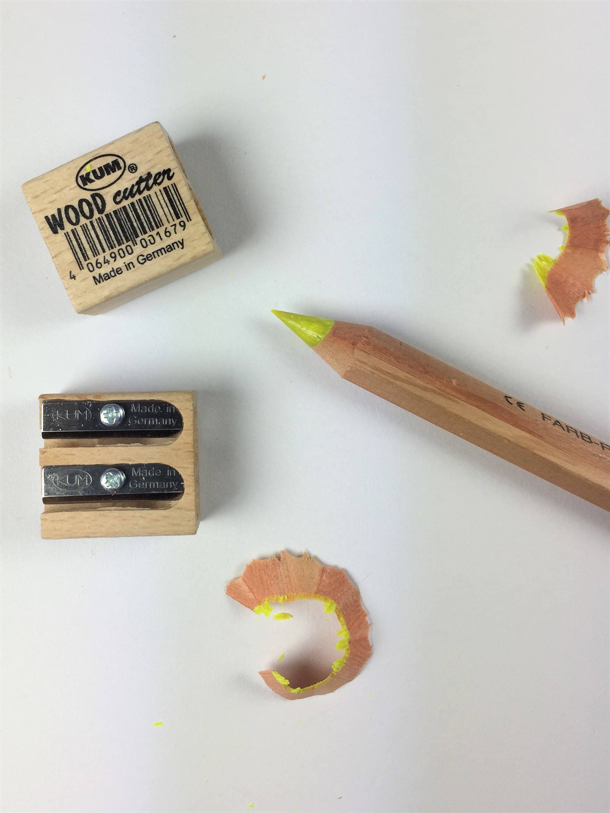 Taille-crayon aiguisé avec réservoir à 2 trous et caoutchouc Colour