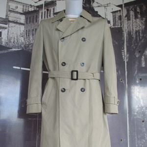 Vtg 70s beige trenchcoat/Doublebreasted/Epauettes/Buckled belt/Size M/Impermeabile beige anni 70/Doppiopetto/Cintura con fibbia/Tg. 48