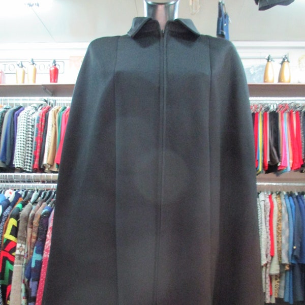 Vtg 60s black tailored cape/Woollen cloth/Zipper closure/Hands openings/Lined/Size S/Mantella panno di lana nera anni 60/Zip/Foderata/Tg.S