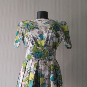 50s tailored floral cotton dress/Wide pleated lined skirt/Boat collar/Original belt/Size S/Abito sartoriale anni 50/Floreale/Cintura/Tg. S