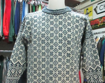 Vtg 70s "Dale of Norway jumper/sweater/Pure wool/Mandarin collar/Traditioal design/Size M/Maglione norvegese anni 70/Pura lana/Collo coreana