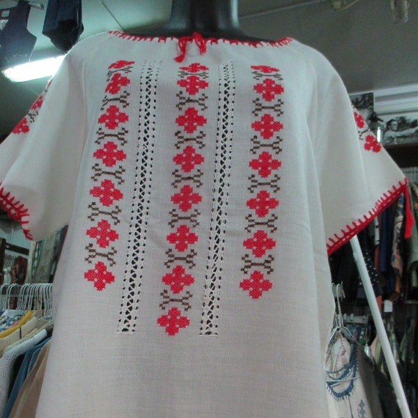 60s deadstock east european blouse/Vtg ethnic blouse/Hand embroidery/Scoop neckline/Boho/hippy style/Size M/Blusa etnica anni 60/Ricami/Tg.M