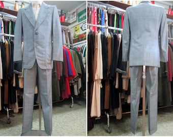 Vtg 60s suit/Prince of Wales design/Wool/Made in Italy/Mod style/Two button jacket/Flared pants/Cuffs/Slim fitting/Size S/Abito vtg anni 60