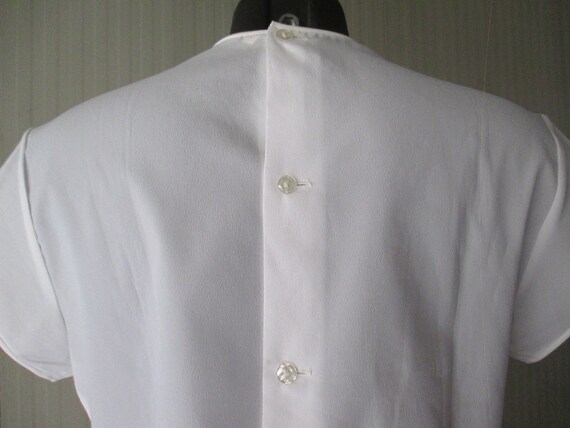 Vtg 50s white blouse/Round collar/Front lace/Back… - image 6
