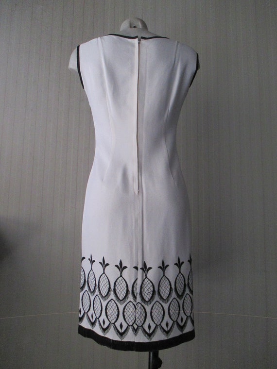 Vtg 50s white linen pineapple dress/Pencil dress/… - image 7