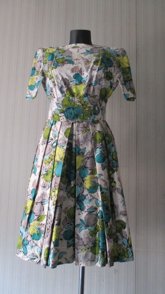 50s tailored floral cotton dress/Wide pleated lin… - image 1