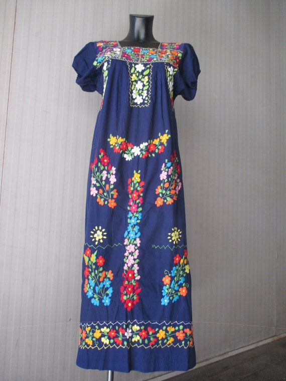 Vtg 70s blue Oaxacan dress/Mexican dress/Hand emb… - image 1