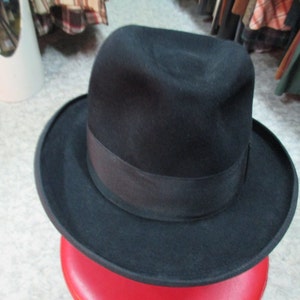 40s/50s black men's hat/Stiff brim/Made in Germany/Felt fabric/Size 21.6"/Small/Cappello nero anni 40-50/Tesa rigida/55 cm circonferenza