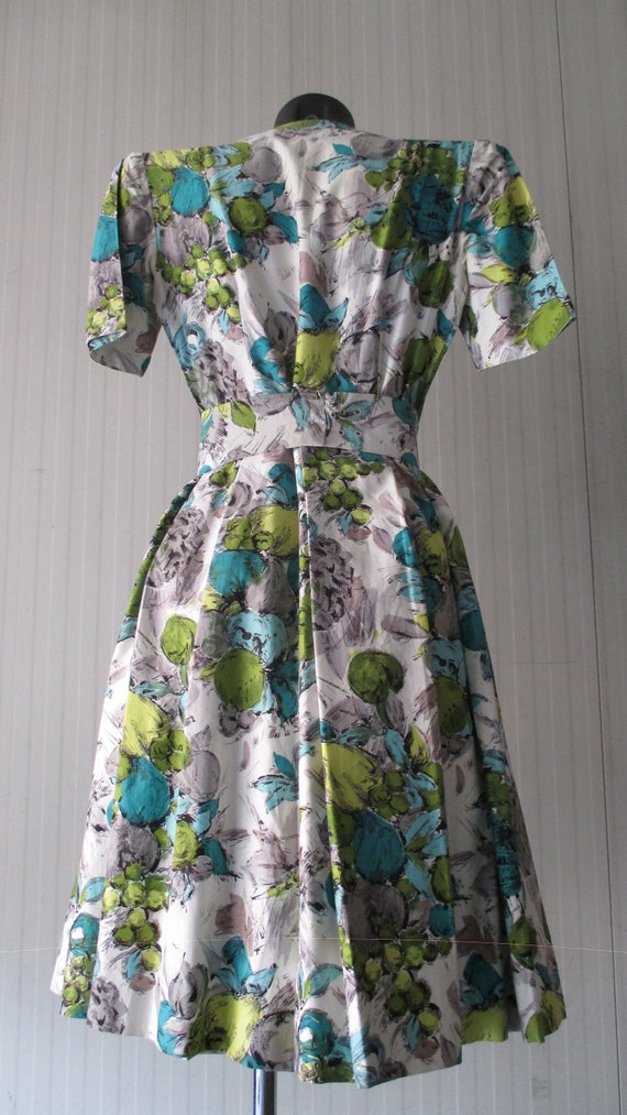 50s tailored floral cotton dress/Wide pleated lin… - image 6