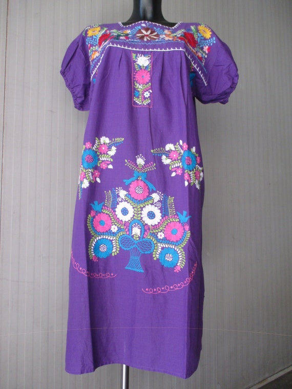 Vtg 80s purple Oaxacan dress/Mexican dress/Hand em