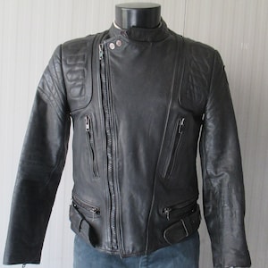 70s mens leather biker jacket/Mandarin collar/Reinforced shouders and elbows/Size 38 US/Giacca moto anni 70/Vera pelle/Cerniere/Tg.48 IT