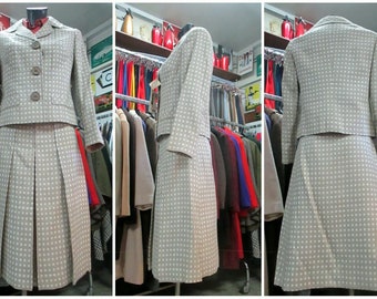 Vtg 60s deadstock polka dots skirt suit/60s NOS skirt suit/Made in Italy/Original labels/Wool blend/3-button jacket/Pleated skirt/Size 8 US