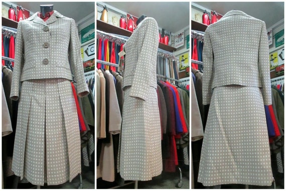 Vtg 60s deadstock polka dots skirt suit/60s NOS skirt suit/Made in Italy/Original labels/Wool blend/3-button jacket/Pleated skirt/Size 8 US