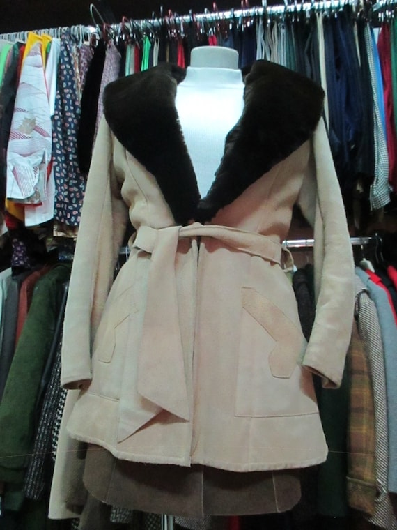 Gorgeous 70s suede beige wrap jacket/Brown faux fu