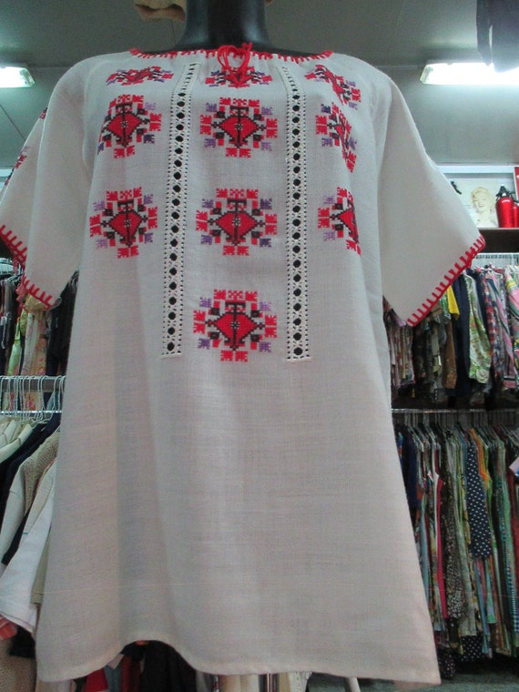 Vtg deadstock romanian blouse/Hand embroidery/Home