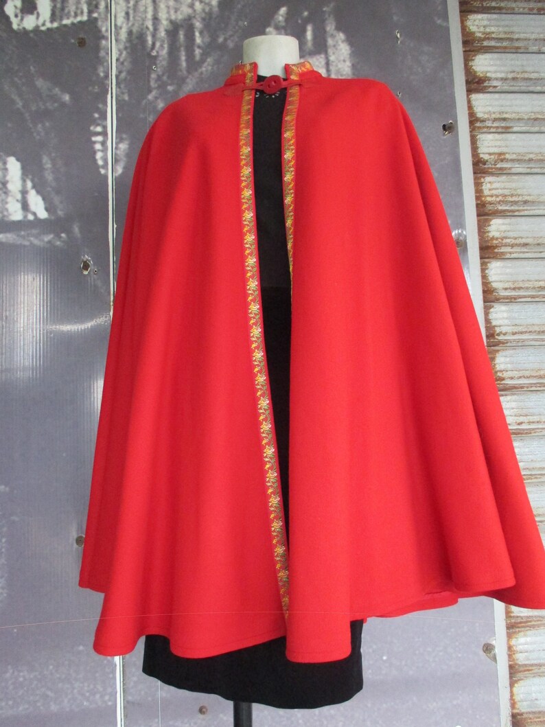 Beautiful 60s Red Wool Cape/60s Cloak/front Trimmings and - Etsy
