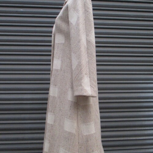 Early 80s ivory wool coat/Checkered pattern/Shawl collar/Raglan shops sleeve/Size M/Cappotto avorio anni 80/Disegno quadri/Collo sciallato/Tg.M