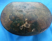 vintage worn 18th century small scalloped papier mache snuff box chinese scene