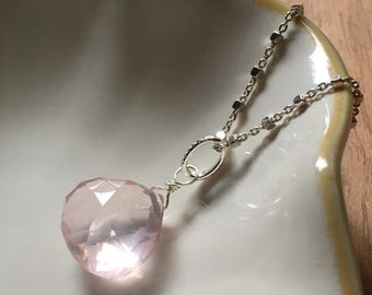 Rose quartz gemstone necklace