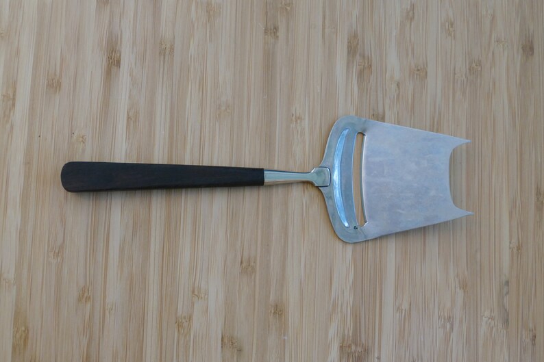 Hackman Finland Cheese Slicer Lion de Luxe designed by Bertel Gardberg from 1958
