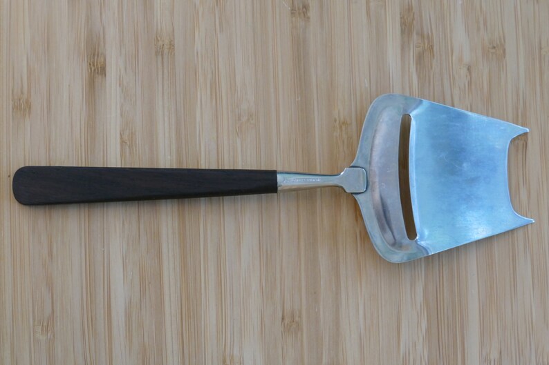 Hackman Finland Cheese Slicer Lion de Luxe designed by Bertel Gardberg from 1958